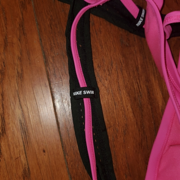 SIZE SMALL NIKE SWIM - Picture 7 of 10